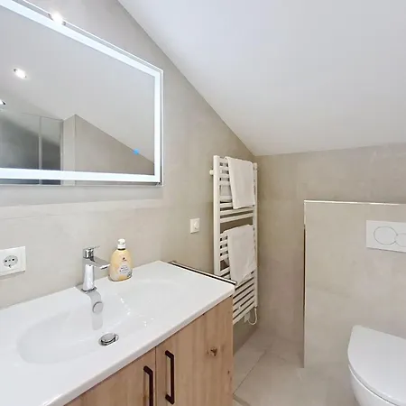Enzian By Interhome Appartement Mayrhofen